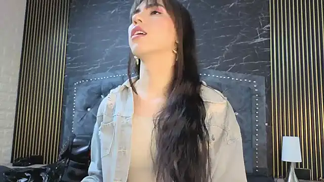 Snapshot of diosagolden chatting on 11/25/25, 08:31 diosagolden online show from 11/25/25, 08:31