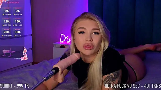 Snapshot of DreamPussyy chatting on 11/01/25, 03:52 DreamPussyy online show from 11/01/25, 03:52