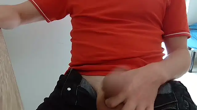 Snapshot of Volpe95a chatting on 10/30/25, 08:05 Volpe95a online show from 10/30/25, 08:05