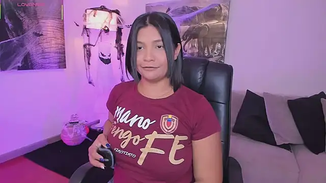 Snapshot of alaia7h chatting on 10/30/25, 07:36 alaia7h online show from 10/30/25, 07:36