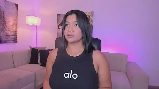 Snapshot of alaia7h chatting on 11/22/25, 07:35 alaia7h online show from 11/22/25, 07:35