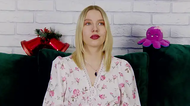 LiliLinn online show from 12/27/24, 07:29