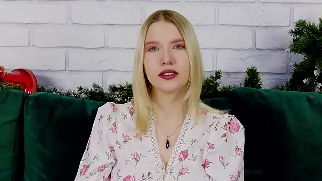 LiliLinn online show from 01/15/25, 04:25