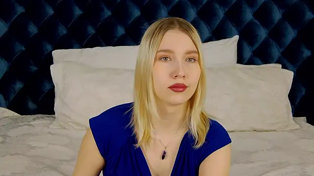 LiliLinn online show from 01/18/25, 04:37