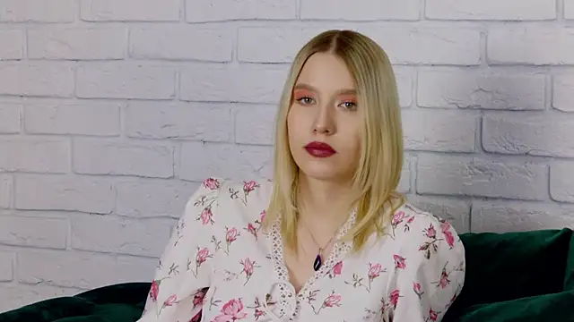 LiliLinn online show from 01/21/25, 10:41