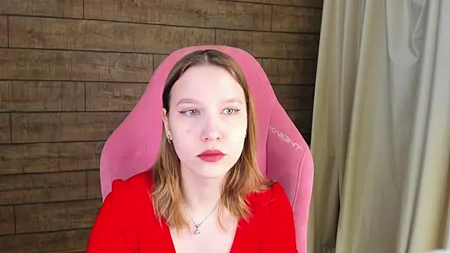 LiliLinn online show from 06/05/26, 04:19