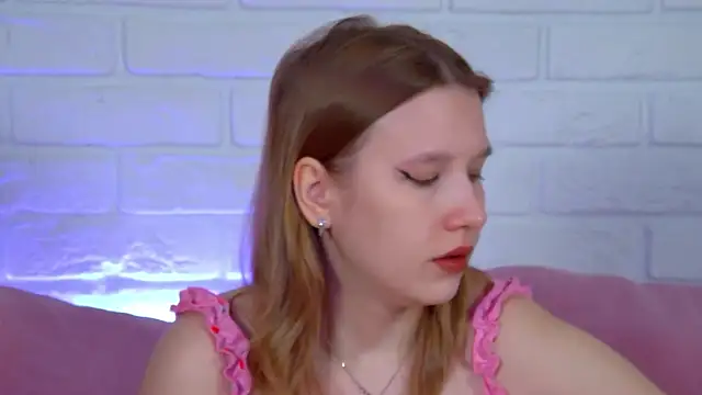 LiliLinn online show from 06/20/26, 04:26