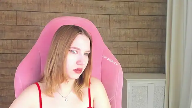 LiliLinn online show from 06/30/26, 04:35