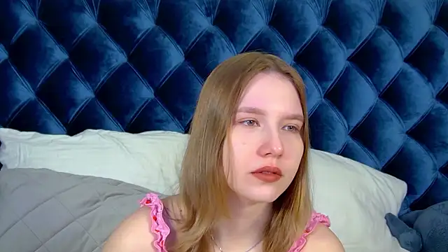 LiliLinn online show from 07/13/26, 04:26