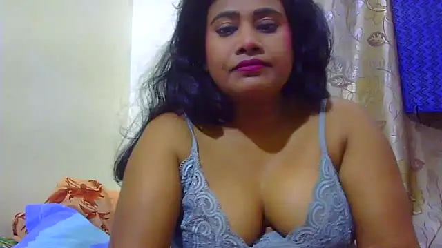 Snapshot of sexy_roma chatting on 11/27/25, 03:47 sexy roma online show from 11/27/25, 03:47