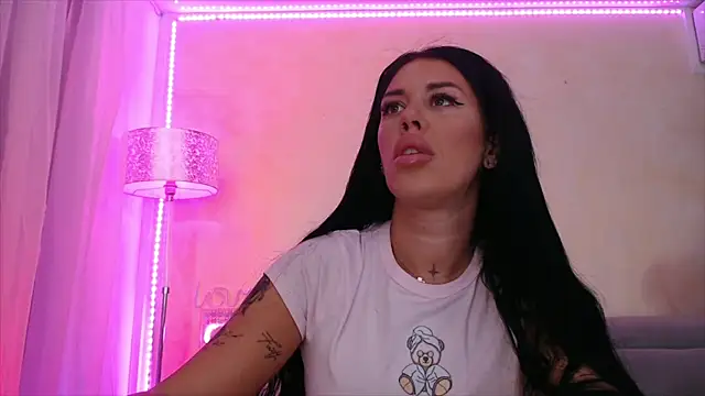 LaylaCruzRose online show from 06/28/26, 06:30