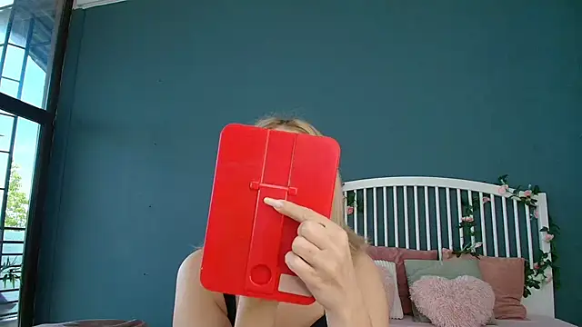 AlicePirs online show from 05/21/26, 04:19