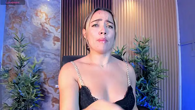 Alessia Taylorr online show from 09/30/25, 12:32