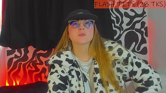 Snapshot of tekila__ chatting on 10/16/25, 07:37 tekila online show from 10/16/25, 07:37