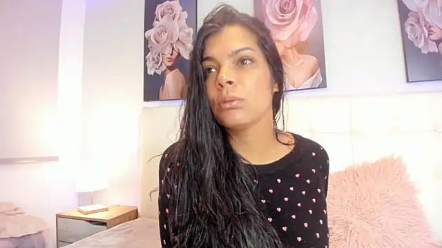 Snapshot of Sweetdreamses_ chatting on 02/04/25, 12:22 Sweetdreamses online show from 02/04/25, 12:22
