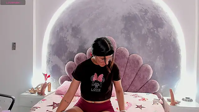Snapshot of Valeria_Fitness chatting on 03/22/26, 10:07 Valeria Fitness online show from 03/22/26, 10:07
