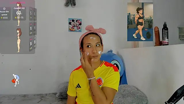 Snapshot of Valeria_Fitness chatting on 06/17/26, 07:04 Valeria Fitness online show from 06/17/26, 07:04
