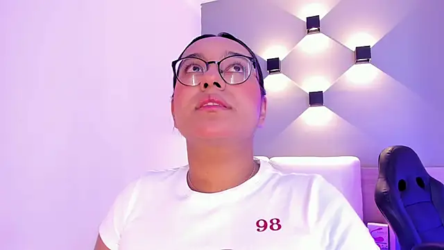 ellamontoya online show from 12/19/24, 04:13