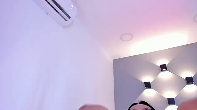 ellamontoya online show from 01/10/25, 04:22