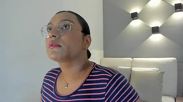 ellamontoya online show from 09/30/25, 02:00