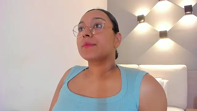 ellamontoya online show from 10/18/25, 10:49