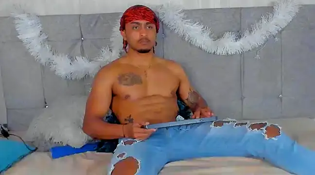 Snapshot of Mateo_Reales chatting on 12/31/24, 04:06 Mateo Reales online show from 12/31/24, 04:06