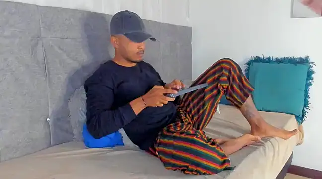 Snapshot of Mateo_Reales chatting on 01/18/25, 04:15 Mateo Reales online show from 01/18/25, 04:15