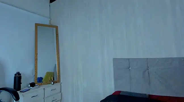 Snapshot of Mateo_Reales chatting on 01/24/25, 04:16 Mateo Reales online show from 01/24/25, 04:16