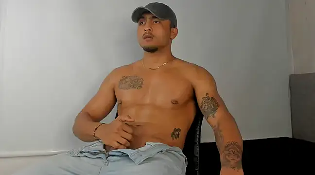 Snapshot of Mateo_Reales chatting on 02/14/25, 07:38 Mateo Reales online show from 02/14/25, 07:38