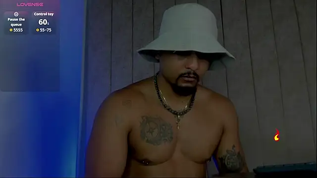 Snapshot of Mateo_Reales chatting on 12/14/25, 07:51 Mateo Reales online show from 12/14/25, 07:51