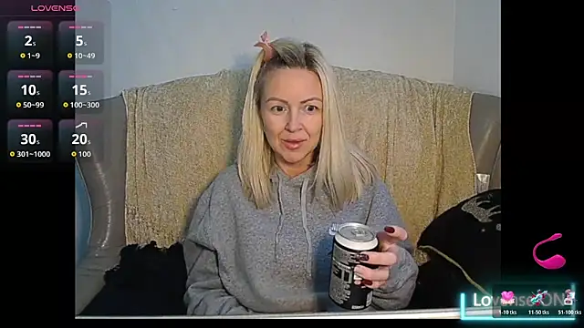 Snapshot of Angelamariexox chatting on 10/21/25, 04:51 Angelamariexox online show from 10/21/25, 04:51