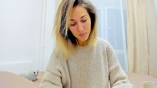 Mona Cruz online show from 12/09/24, 05:07