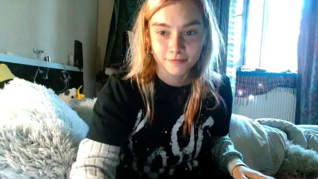 Sophie Bell online show from 05/07/26, 04:56