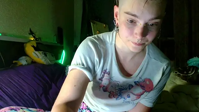 Sophie Bell online show from 05/17/26, 08:05
