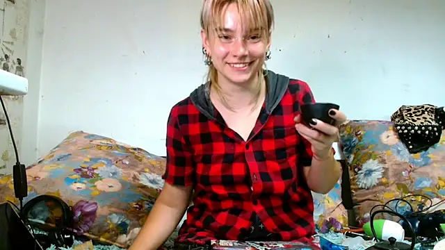 Sophie Bell online show from 06/24/26, 05:23