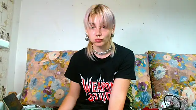 Sophie Bell online show from 06/26/26, 06:56