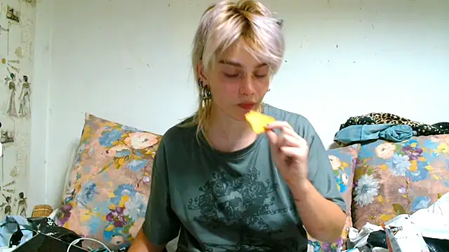 Sophie Bell online show from 07/05/26, 08:38