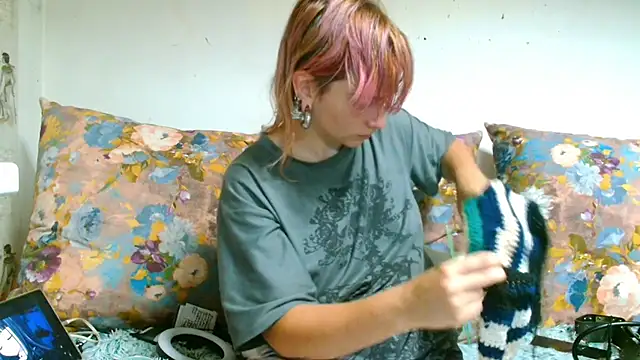 Sophie Bell online show from 07/13/26, 06:00