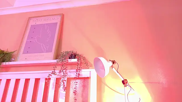 Snapshot of KendalMilleer chatting on 11/05/25, 10:26 KendalMilleer online show from 11/05/25, 10:26