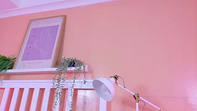 Snapshot of KendalMilleer chatting on 12/04/25, 10:24 KendalMilleer online show from 12/04/25, 10:24