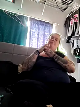 Snapshot of Trans_Girl_next_door420 chatting on 03/17/25, 07:37 Trans Girl next door420 online show from 03/17/25, 07:37