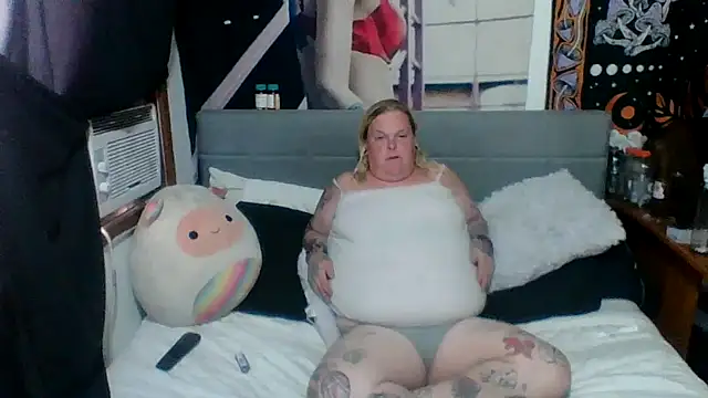 Trans Girl next door420 online show from 07/02/26, 10:27