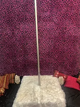 Snapshot of TSPornStarDancer chatting on 02/28/25, 02:20 TSPornStarDancer online show from 02/28/25, 02:20