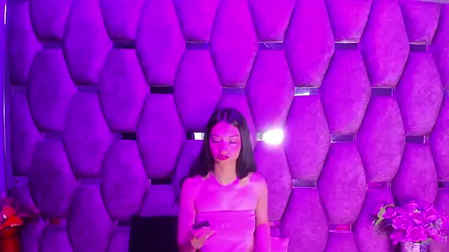 Snapshot of Aurora_18 chatting on 11/27/25, 02:41 Aurora 18 online show from 11/27/25, 02:41