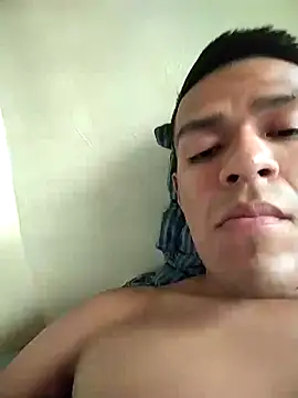 Snapshot of ericksen7777 chatting on 12/28/24, 10:44 ericksen7777 online show from 12/28/24, 10:44