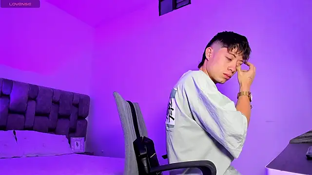 MarcusCollinss  online show from 12/09/24, 01:02