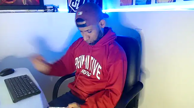 Snapshot of Enriblack92 chatting on 12/02/24, 08:11 Enriblack92 online show from 12/02/24, 08:11