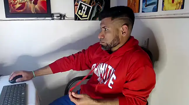 Snapshot of Enriblack92 chatting on 12/03/24, 03:20 Enriblack92 online show from 12/03/24, 03:20