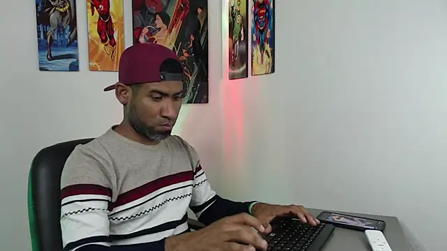 Snapshot of Enriblack92 chatting on 01/14/25, 01:26 Enriblack92 online show from 01/14/25, 01:26