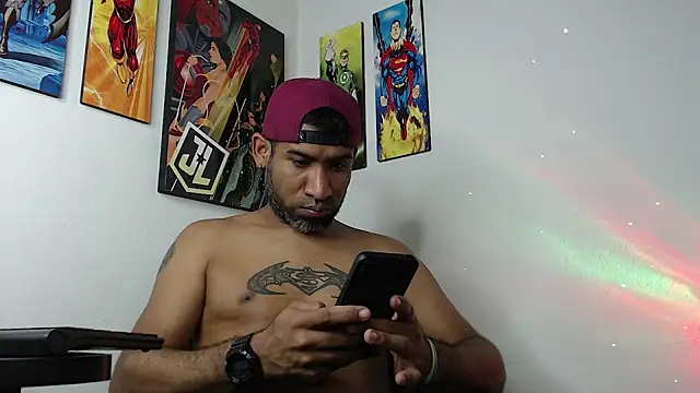 Snapshot of Enriblack92 chatting on 01/16/25, 03:45 Enriblack92 online show from 01/16/25, 03:45